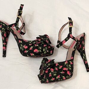 RARE Betsey Johnson Floral Platform High Heel Sandals With Bow - Size 9